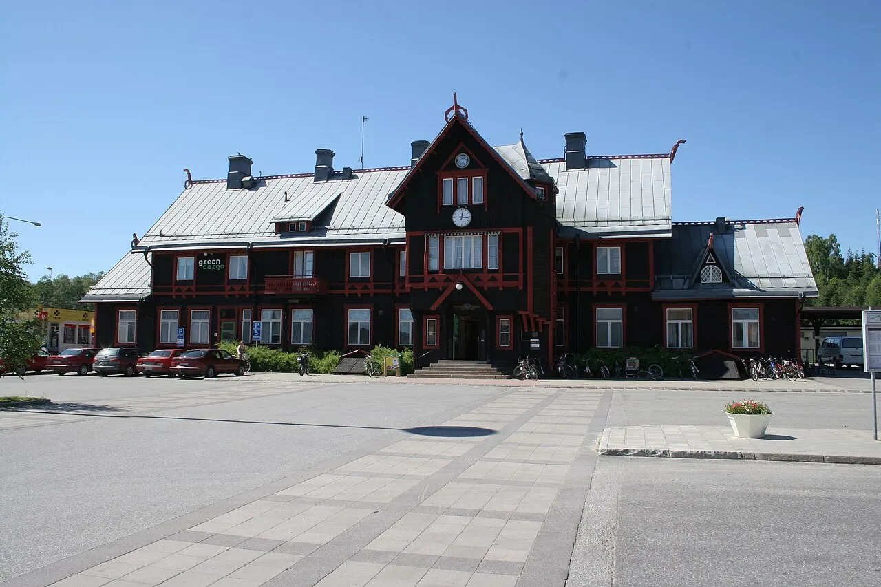 Het treinstation van Vännäs, Västerbotten, de plaats bij de dodelijke botsing op de E12.